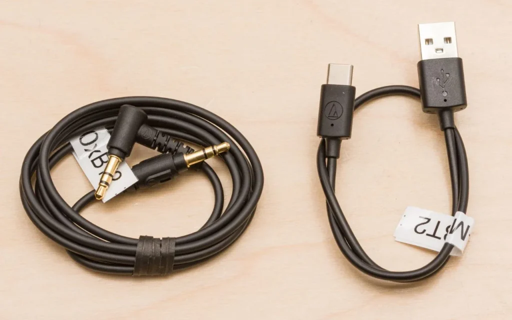 Câble de recharge et de connexion filaire audio jack de l'ATH-M50xBT2.