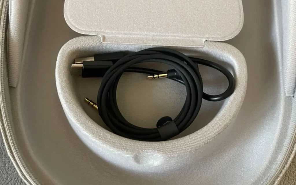 Cables inclus avec le casque Sony WH-1000XM5