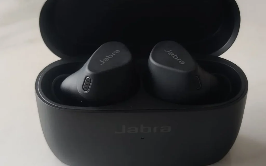 Design et confort des écouteurs Jabra Elite 3 Active