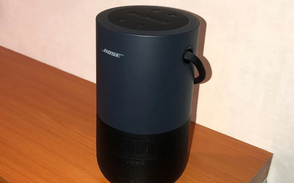 Design de l'enceinte Bluetooth Bose Portable Smart Speaker